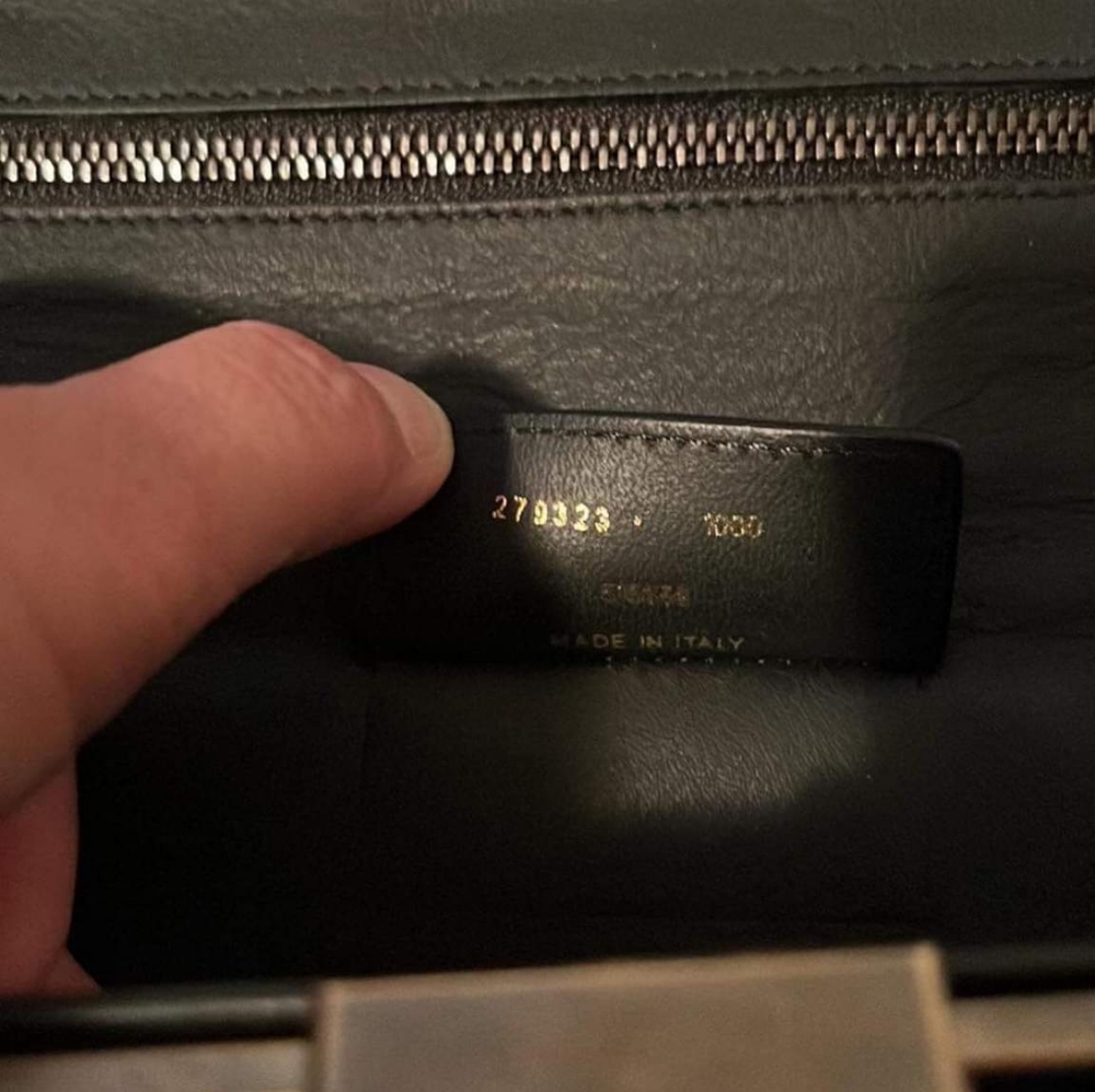 ❤️ 💲3️⃣7️⃣0️⃣ off pm Balenciaga long wallet❤️ - Picture 4 of 4